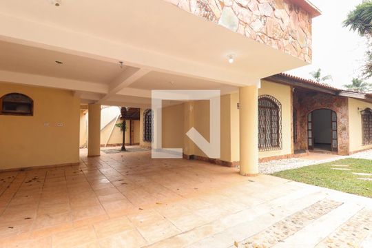 Garagem de casa à venda com 4 quartos, 296m² em Hauer, Curitiba