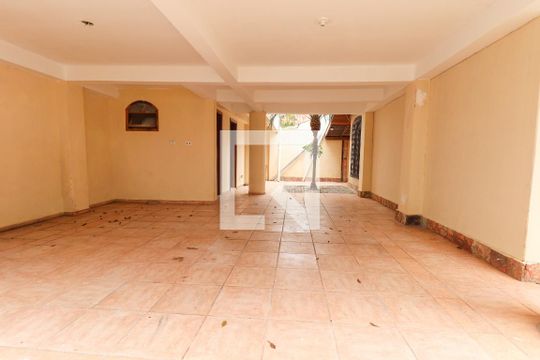 Garagem de casa à venda com 4 quartos, 296m² em Hauer, Curitiba
