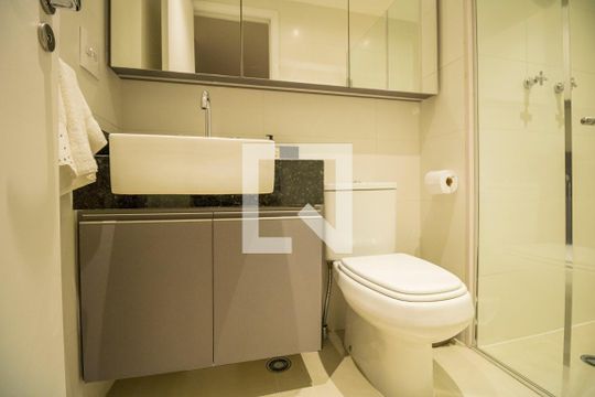 Banheiro da Suíte de apartamento para alugar com 1 quarto, 40m² em Vila Pompéia, São Paulo