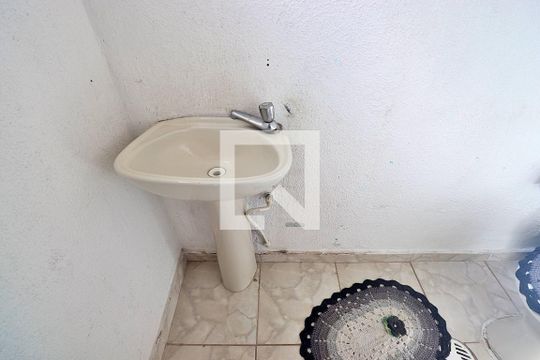Lavabo de casa à venda com 3 quartos, 312m² em Vila Camilopolis, Santo André