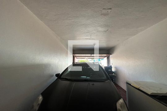 Garagem  de casa à venda com 2 quartos, 209m² em Santo Afonso, Novo Hamburgo