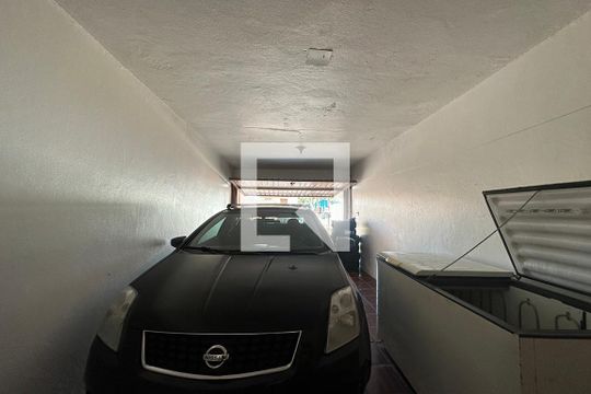 Garagem  de casa à venda com 2 quartos, 209m² em Santo Afonso, Novo Hamburgo