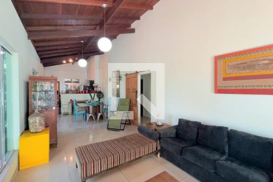 Sala de casa de condomínio à venda com 4 quartos, 300m² em Retiro Do Chale, Brumadinho