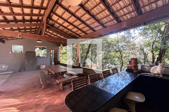 Área Externa de casa de condomínio à venda com 4 quartos, 300m² em Retiro Do Chale, Brumadinho