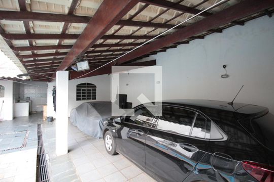 Garagem de casa à venda com 4 quartos, 493m² em Castelo, Belo Horizonte