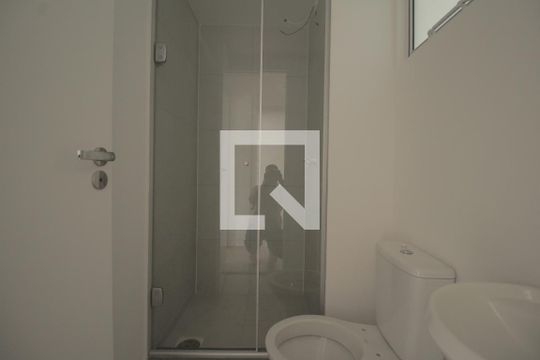 Banheiro de apartamento à venda com 2 quartos, 44m² em Centro, Canoas