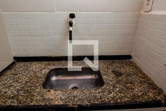 Sala/Cozinha de apartamento para alugar com 1 quarto, 39m² em Recreio dos Bandeirantes, Rio de Janeiro