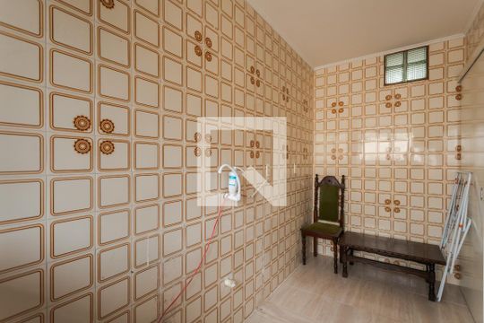 Cozinha e Área de Serviço de apartamento à venda com 2 quartos, 60m² em Higienópolis, Porto Alegre