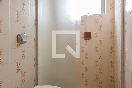 Banheiro de apartamento à venda com 2 quartos, 60m² em Higienópolis, Porto Alegre