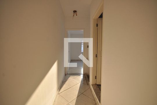 Corredor de casa para alugar com 2 quartos, 80m² em Carandiru, São Paulo