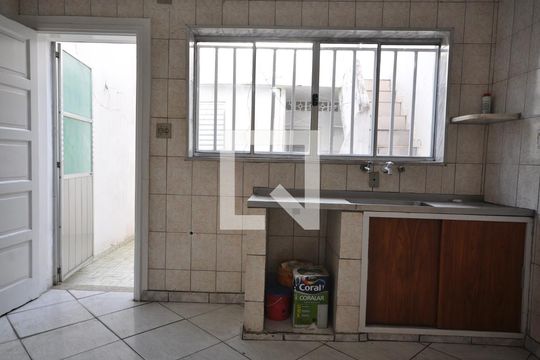 Cozinha de casa para alugar com 2 quartos, 80m² em Carandiru, São Paulo