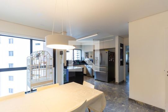 Cozinha  de apartamento à venda com 4 quartos, 300m² em Vila Mariana, São Paulo