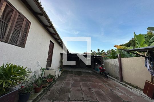 Pátio de casa à venda com 4 quartos, 180m² em Liberdade, Novo Hamburgo
