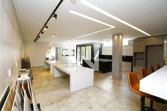 Sala de casa à venda com 2 quartos, 220m² em Alto dos Pinheiros, Belo Horizonte