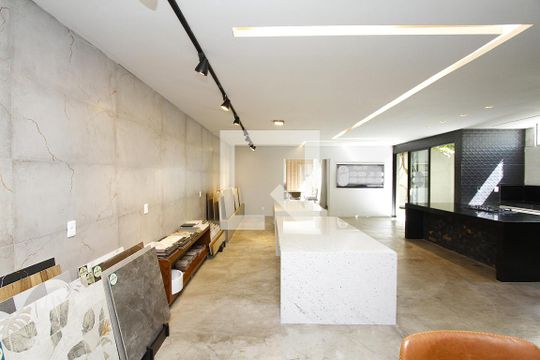 Sala de casa à venda com 2 quartos, 220m² em Alto dos Pinheiros, Belo Horizonte