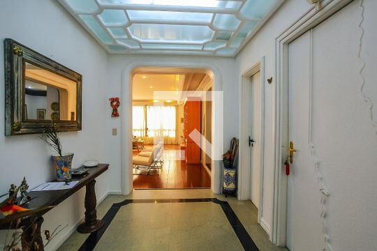 Hall de entrada de apartamento para alugar com 4 quartos, 430m² em Morumbi, São Paulo