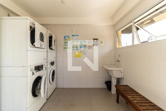 Área Comum - Lavanderia de kitnet/studio para alugar com 1 quarto, 26m² em República, São Paulo