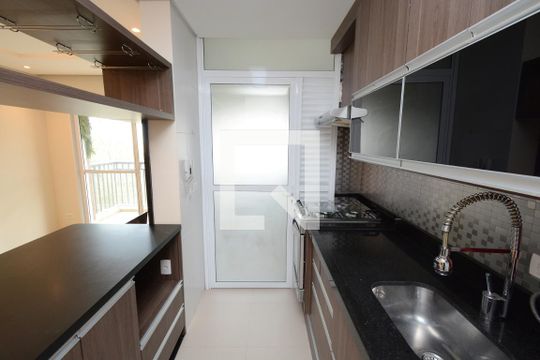 Cozinha de apartamento à venda com 2 quartos, 63m² em Vila Castelo, São Paulo