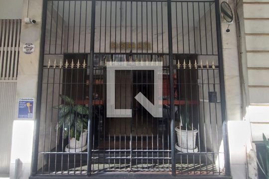 Fachada/Placa de apartamento à venda com 4 quartos, 180m² em Copacabana, Rio de Janeiro
