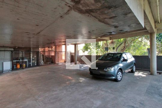 Garagem de casa à venda com 5 quartos, 720m² em Pacaembu, São Paulo