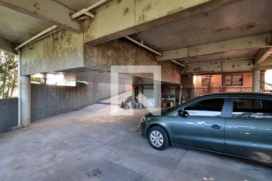 Garagem de casa à venda com 5 quartos, 720m² em Pacaembu, São Paulo