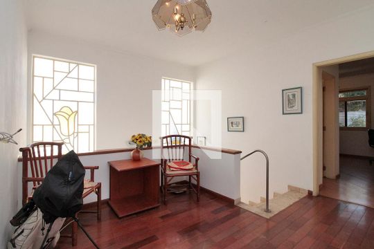 Corredor de casa à venda com 5 quartos, 720m² em Pacaembu, São Paulo
