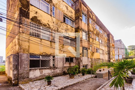Fachada do bloco de apartamento para alugar com 2 quartos, 50m² em Condominio Sta. Barbara _ Brotas, Salvador