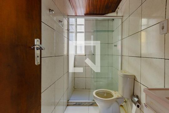 Banheiro de apartamento para alugar com 2 quartos, 50m² em Condominio Sta. Barbara _ Brotas, Salvador