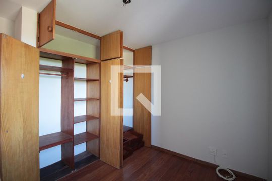Suite 1 de apartamento para alugar com 5 quartos, 240m² em Santa Amelia, Belo Horizonte
