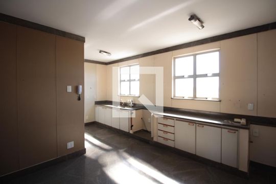 Cozinha de apartamento para alugar com 5 quartos, 240m² em Santa Amelia, Belo Horizonte