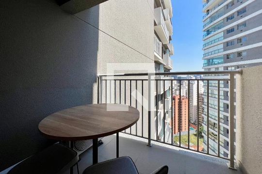 Sacada de apartamento à venda com 1 quarto, 27m² em Vila Nova Conceição, São Paulo
