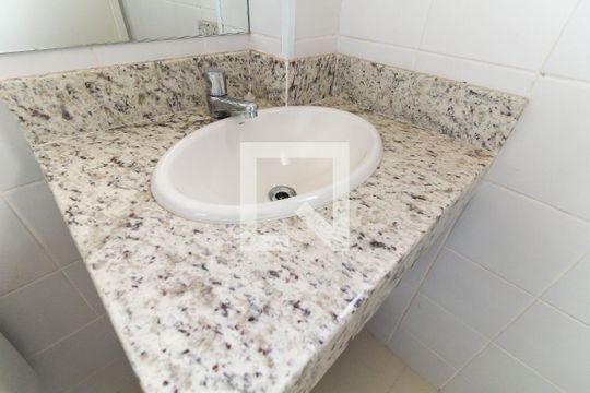 Banheiro de kitnet/studio para alugar com 1 quarto, 34m² em Parque da Mooca, São Paulo