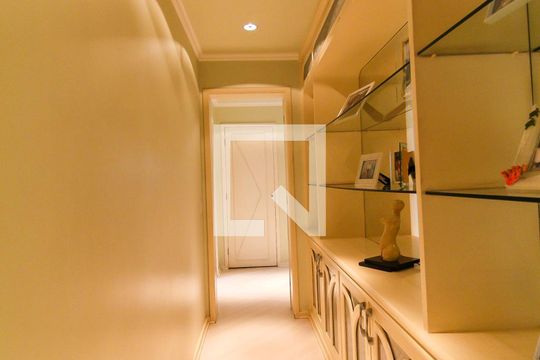 Corredor de apartamento à venda com 3 quartos, 207m² em Tatuapé, São Paulo