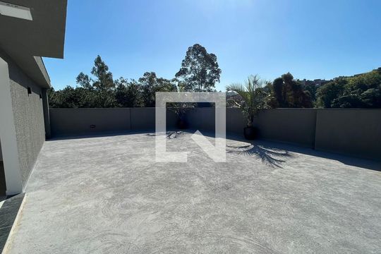 Terraço de kitnet/studio para alugar com 1 quarto, 30m² em Vila Nilo, São Paulo