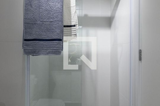 Banheiro de kitnet/studio à venda com 1 quarto, 30m² em Pinheiros, São Paulo