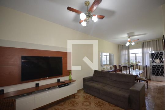 Casa à venda com 5 quartos, 269m² em Vila Kosmos, Rio de Janeiro