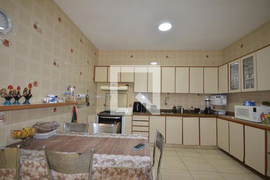 Cozinha de casa à venda com 5 quartos, 269m² em Vila Kosmos, Rio de Janeiro