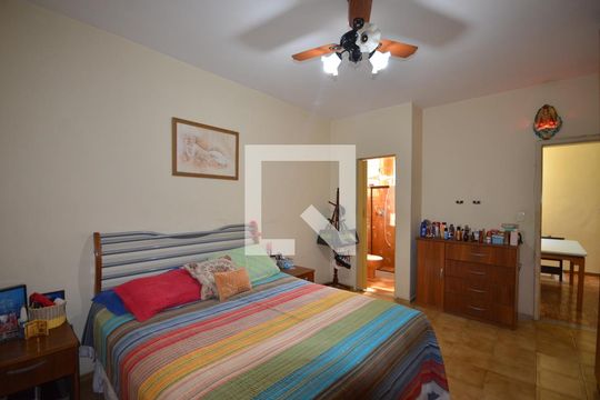 Quarto 1 Suite de casa à venda com 5 quartos, 269m² em Vila Kosmos, Rio de Janeiro