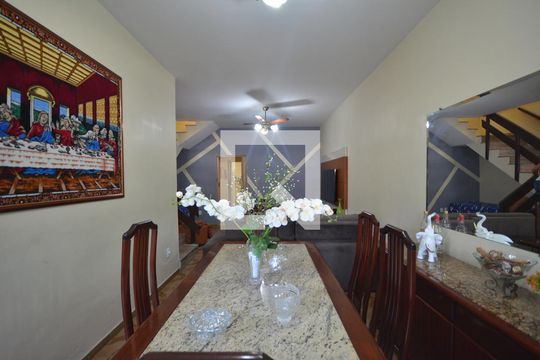 Sala de casa à venda com 5 quartos, 269m² em Vila Kosmos, Rio de Janeiro
