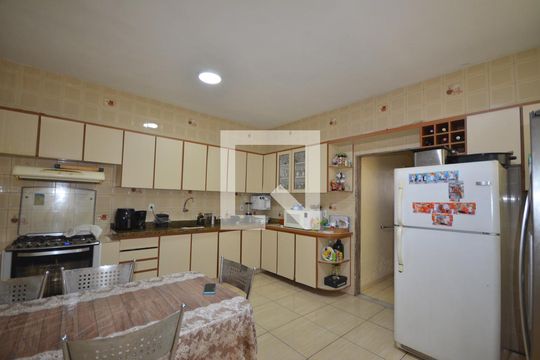Cozinha de casa à venda com 5 quartos, 269m² em Vila Kosmos, Rio de Janeiro