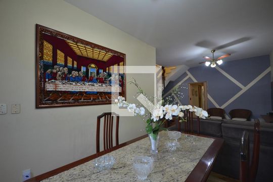 Sala de casa à venda com 5 quartos, 269m² em Vila Kosmos, Rio de Janeiro