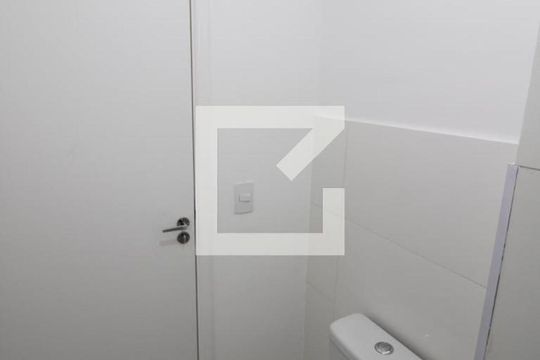 Banheiro de apartamento à venda com 2 quartos, 37m² em Vila Diva, São Paulo