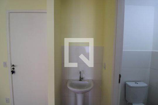 Banheiro de apartamento à venda com 2 quartos, 37m² em Vila Diva, São Paulo
