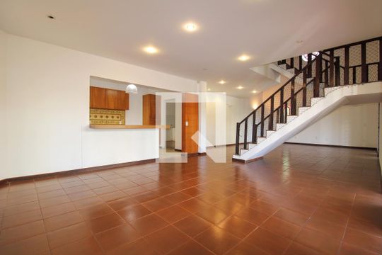 Casa à venda com 4 quartos, 300m² em Belvedere, Belo Horizonte