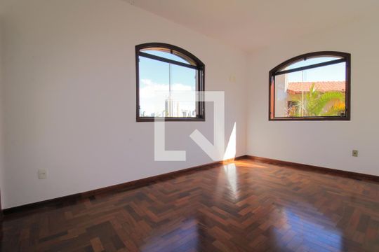 Sala de casa à venda com 4 quartos, 300m² em Belvedere, Belo Horizonte