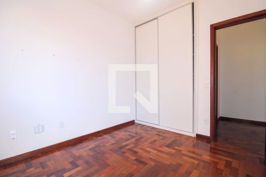 Quarto 3 de casa à venda com 4 quartos, 300m² em Belvedere, Belo Horizonte