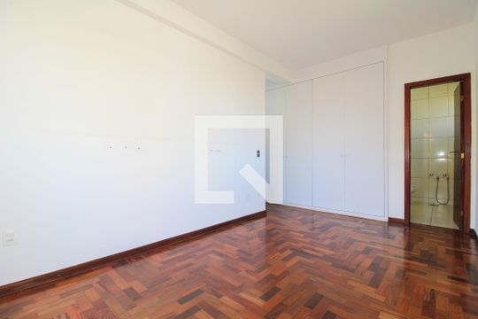 Sala de casa à venda com 4 quartos, 300m² em Belvedere, Belo Horizonte
