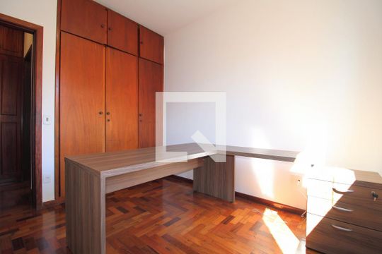 Quarto 1 de casa à venda com 4 quartos, 300m² em Belvedere, Belo Horizonte