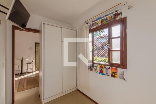 Quarto de apartamento para alugar com 1 quarto, 36m² em Canto da Lagoa, Florianópolis