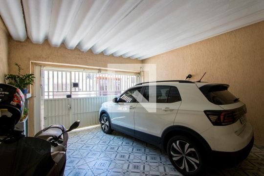 Garagem de casa à venda com 3 quartos, 244m² em Vila Mazzei, Santo André